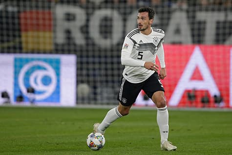 Mats hummels wear 5 as his soccer jersey number for germany